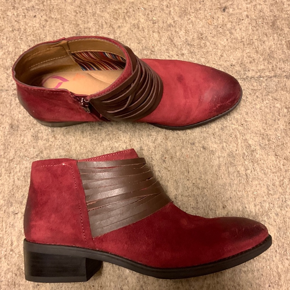 Comfortiva Corliss Suede Leather Booties Size 9M